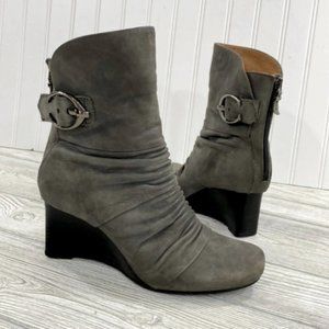 Earthies Chelsea booties